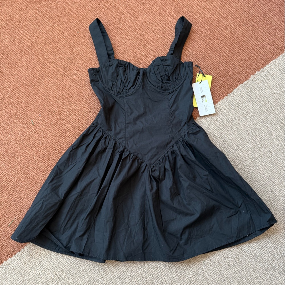 NWT Jenee Naylor Black Sleeveless Dress